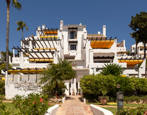 CONTEMPORARY LUXURY APARTMENT IN MARBELLA, GOLF VALLEY