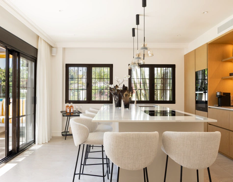CONTEMPORARY LUXURY APARTMENT IN MARBELLA, GOLF VALLEY
