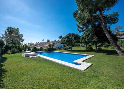 ELEGANT GROUND FLOOR APARTMENT IN NUEVA ANDALUCÍA
