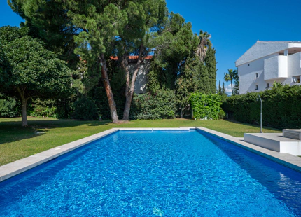 ELEGANT GROUND FLOOR APARTMENT IN NUEVA ANDALUCÍA