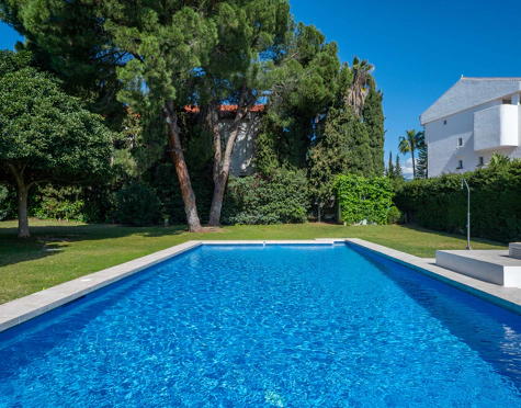 Apartment for sale in Nueva Andalucia, Marbella