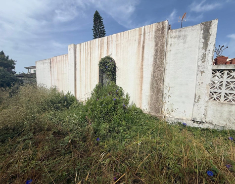 PRIME PLOT IN EL PARAÍSO, ESTEPONA EAST, WITH EXISTING RESIDENCE AND EXCELLENT DEVELOPMENT POTENTIAL NEAR GOLF