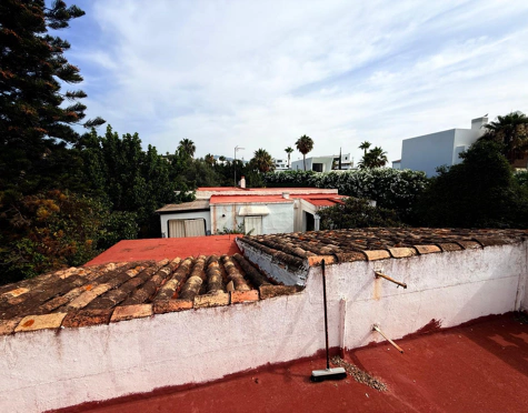 PRIME PLOT IN EL PARAÍSO, ESTEPONA EAST, WITH EXISTING RESIDENCE AND EXCELLENT DEVELOPMENT POTENTIAL NEAR GOLF