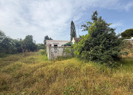 PRIME PLOT IN EL PARAÍSO, ESTEPONA EAST, WITH EXISTING RESIDENCE AND EXCELLENT DEVELOPMENT POTENTIAL NEAR GOLF
