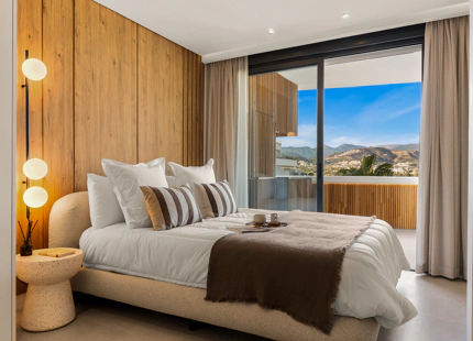 EXCEPTIONAL APARTMENT WITH SEA AND MOUNTAIN VIEWS IN NUEVA ANDALUCÍA