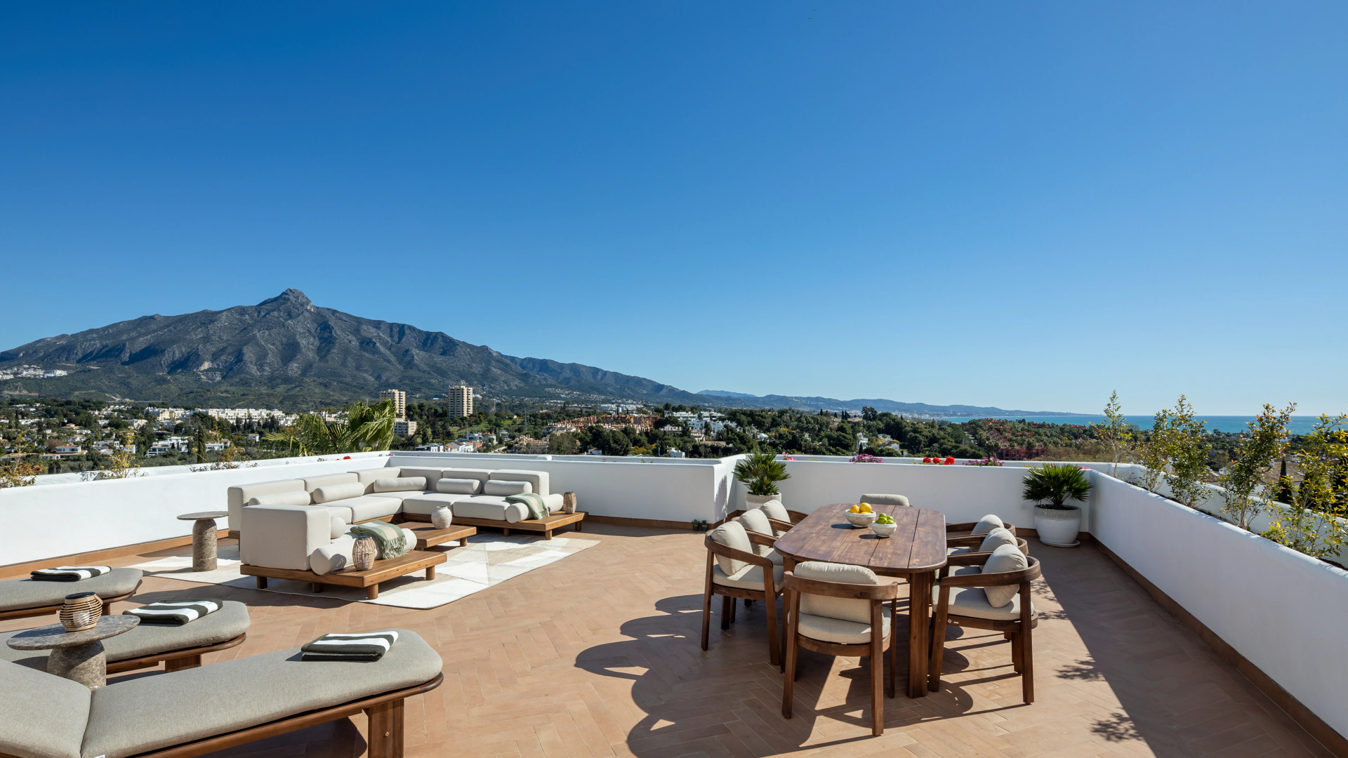 Apartment for sale in Nueva Andalucia, Marbella