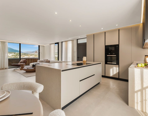 Apartamento en venta en Nueva Andalucia, Marbella