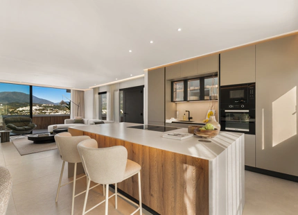 MODERN PENTHOUSE WITH PANORAMIC VIEWS