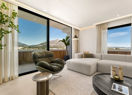 MODERN PENTHOUSE WITH PANORAMIC VIEWS