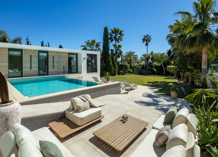 LUXURY CONTEMPORARY VILLA IN THE HEART OF THE GOLF VALLEY