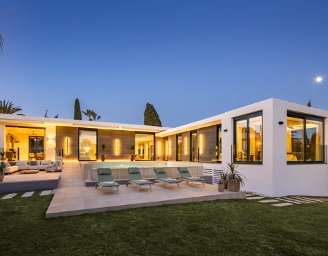 Villa for sale in Nueva Andalucia, Marbella