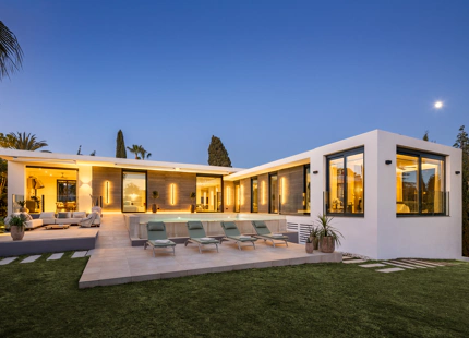 LUXURY CONTEMPORARY VILLA IN THE HEART OF THE GOLF VALLEY