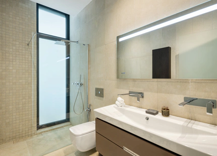 LUXURY CONTEMPORARY VILLA IN THE HEART OF THE GOLF VALLEY