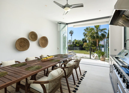 LUXURY CONTEMPORARY VILLA IN THE HEART OF THE GOLF VALLEY