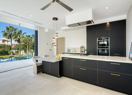 LUXURY CONTEMPORARY VILLA IN THE HEART OF THE GOLF VALLEY