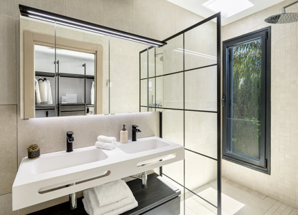 LUXURY CONTEMPORARY VILLA IN THE HEART OF THE GOLF VALLEY