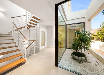 CONTEMPORARY FRONTLINE BEACH VILLA ON THE NEW GOLDEN MILE