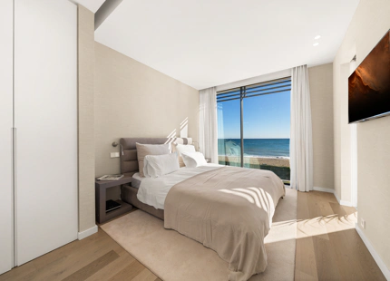 CONTEMPORARY FRONTLINE BEACH VILLA ON THE NEW GOLDEN MILE