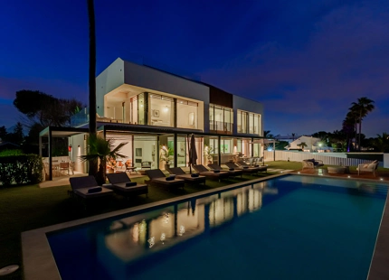 CONTEMPORARY FRONTLINE BEACH VILLA ON THE NEW GOLDEN MILE
