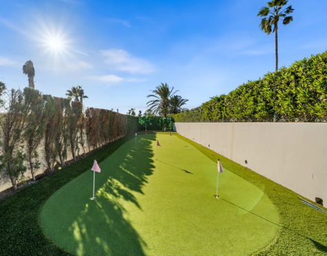 Villa for sale in New Golden Mile, Estepona East