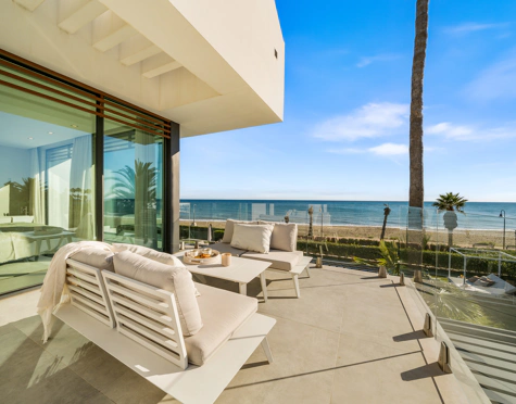 Villa for sale in New Golden Mile, Estepona East