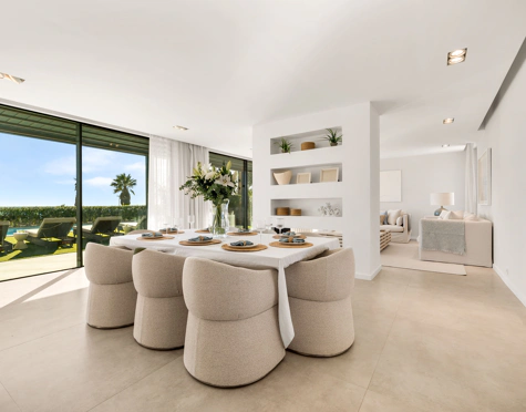 Villa for sale in New Golden Mile, Estepona East