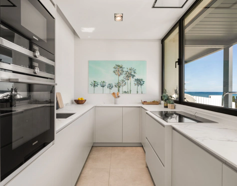 Villa for sale in New Golden Mile, Estepona East