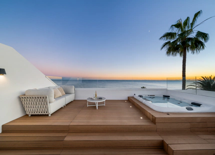 CONTEMPORARY FRONTLINE BEACH VILLA ON THE NEW GOLDEN MILE