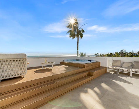Villa for sale in New Golden Mile, Estepona East