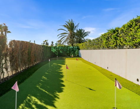 Villa for sale in New Golden Mile, Estepona East