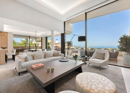 LUXURY DUPLEX APARTMENT WITH PANORAMIC SEA VIEWS IN LA QUINTA