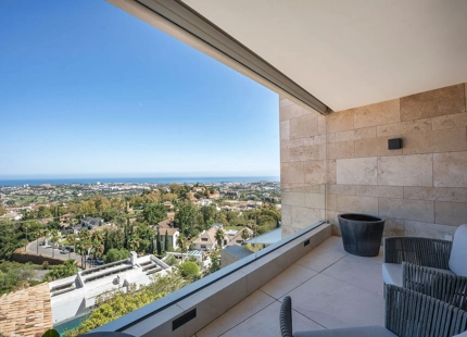 LUXURY DUPLEX APARTMENT WITH PANORAMIC SEA VIEWS IN LA QUINTA