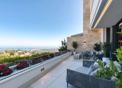 LUXURY DUPLEX APARTMENT WITH PANORAMIC SEA VIEWS IN LA QUINTA