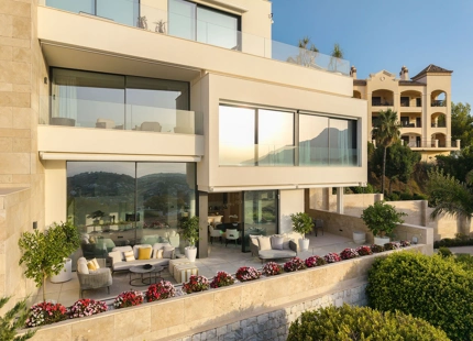 LUXURY DUPLEX APARTMENT WITH PANORAMIC SEA VIEWS IN LA QUINTA