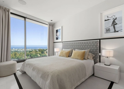 LUXURY DUPLEX APARTMENT WITH PANORAMIC SEA VIEWS IN LA QUINTA
