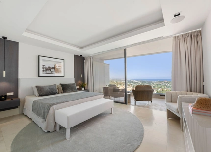 LUXURY DUPLEX APARTMENT WITH PANORAMIC SEA VIEWS IN LA QUINTA