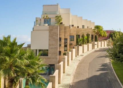 LUXURY DUPLEX APARTMENT WITH PANORAMIC SEA VIEWS IN LA QUINTA