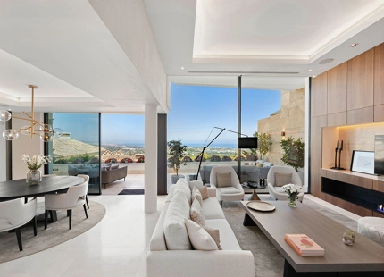 LUXURY DUPLEX APARTMENT WITH PANORAMIC SEA VIEWS IN LA QUINTA