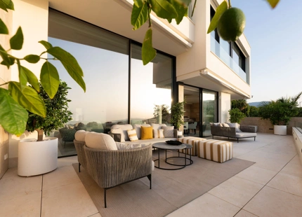 LUXURY DUPLEX APARTMENT WITH PANORAMIC SEA VIEWS IN LA QUINTA