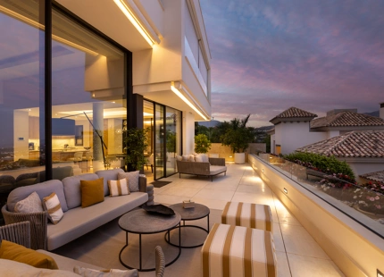LUXURY DUPLEX APARTMENT WITH PANORAMIC SEA VIEWS IN LA QUINTA