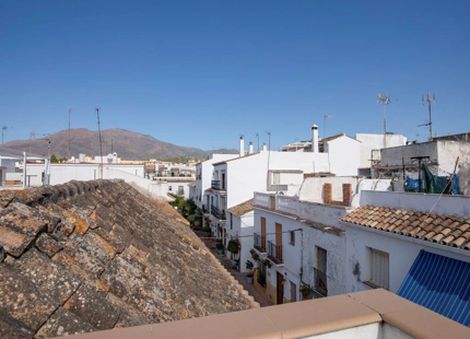 CHARMING ANDALUSIAN TOWNHOUSE IN ESTEPONA OLD TOWN