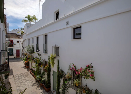 CHARMING ANDALUSIAN TOWNHOUSE IN ESTEPONA OLD TOWN