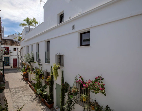 CHARMING ANDALUSIAN TOWNHOUSE IN ESTEPONA OLD TOWN