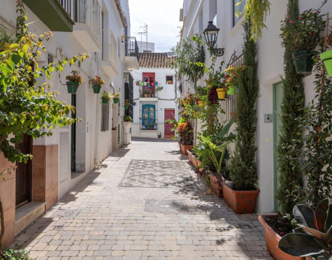 CHARMING ANDALUSIAN TOWNHOUSE IN ESTEPONA OLD TOWN