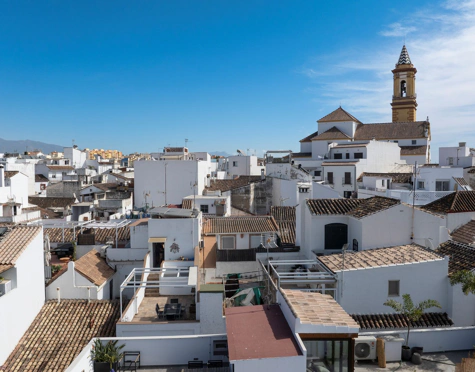 CHARMING ANDALUSIAN TOWNHOUSE IN ESTEPONA OLD TOWN