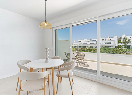 LUXURY APARTMENT ON THE NEW GOLDEN MILE IN ESTEPONA