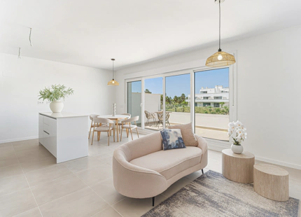 LUXURY APARTMENT ON THE NEW GOLDEN MILE IN ESTEPONA