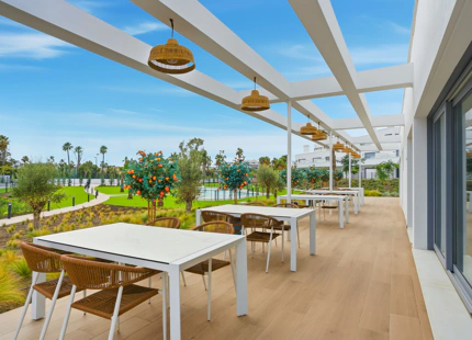 LUXURY APARTMENT ON THE NEW GOLDEN MILE IN ESTEPONA