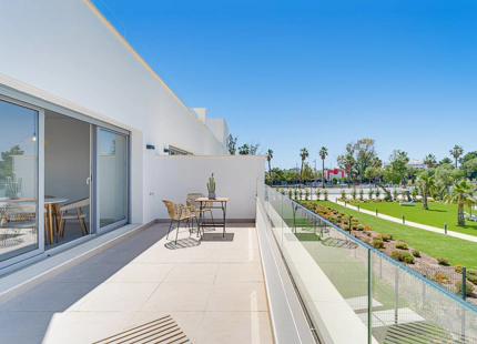 LUXURY APARTMENT ON THE NEW GOLDEN MILE IN ESTEPONA