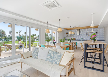LUXURY APARTMENT ON THE NEW GOLDEN MILE IN ESTEPONA
